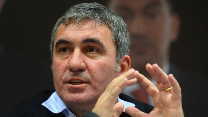 Răspunsul lui Hagi pentru Burleanu: "Îi transmit că există o presiune enormă, să fie atent. Am un ochi acolo, vom vedea de ce este capabil"