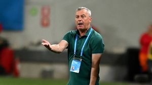 Momente decisive pentru Mircea Rednic. Condițiile pe care i le pune UTA Arad pentru a rămâne: se schimbă aproape totul la club. EXCLUSIV