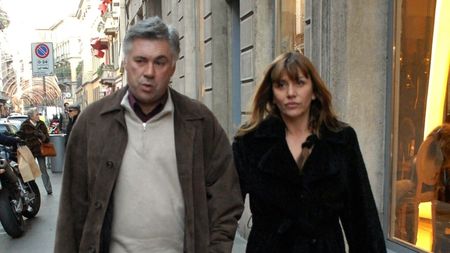 Românul care a jucat la Milan, dar a ajuns paznic la aeroport l-a luat la mișto pe Ancelotti pe internet: „Te pup Carleto. Mai ții minte asta?”