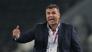 Presa din Golf anunță că Olăroiu e ca și plecat de la Al Ain! **Prima reacție a tehnicianului român: