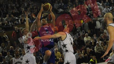 Țenter a lăsat Gazul aprins la Cluj:** "U"   Mobitelco - Gaz Metan Mediaș 59-84! FOTO