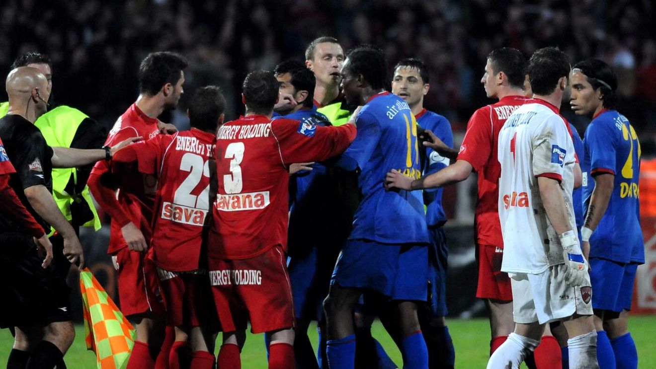 „A venit preotul în cabină!”. Cum au fost puși fotbaliștii echipei din București să jure că nu trântesc meciul