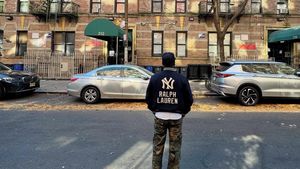 Aşa arată tot imperiul imobiliar al magnatului care a plătit 400.000.000 de dolari pentru 1.000 de apartamente în New York. A mai investit 100.000.000 de dolari într-un proiect rezidențial de 3 miliarde de dolari şi alte 100.000.000 de dolari într-o afacere cu 9 zgârie-nori