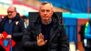 Mircea Rednic i-a anunțat plecarea, dar atacantul s-a întors la UTA Arad!