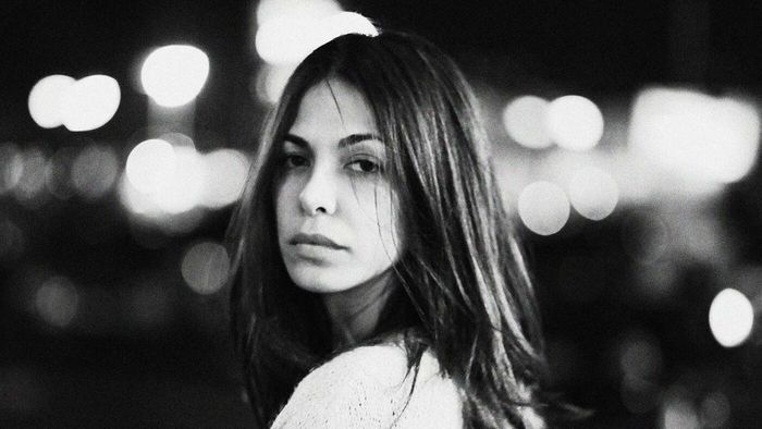 Fosta iubită celebră a lui Adrian Mutu s-a fotografiat în locul tragediei care a îndoliat o țară întreagă și a început să plângă!