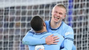 Soția fotbslistului se simte hărțuită de amanta acestuia. A vrut să se mute la Dubai ca să îl urmărească pe jucător