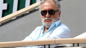 Miliardarul Ion Țiriac are două dintre exemplarele rarisime ale unor „bijuterii” pe care le mai au doar Regele Angliei și cel al Spaniei! Magnatul se laudă cu ele: „Asta mă face unic! Cea a lui Saddam Hussein și cea Regelui Persiei au dispărut”