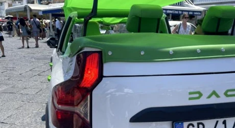 Italienii au creat Dacia decapotabilă cu șapte locuri! Cum a fost posibil - VIDEO