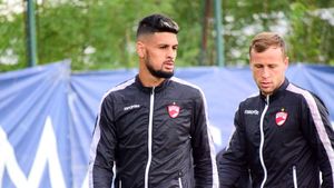 Un jucător pus pe liber de Dinamo și-a găsit echipă în Franța. Kevin Bru a ajuns sub comanda unui fost fotbalist al lui Real Madrid