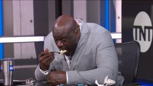 Aşa ceva nu s-a mai văzut la TV. Gestul dezgustător pe care uriaşul campion l-a făcut i-a şocat pe colegii de platou, dar nu şi-a cerut scuze, ci l-a repetat cu nonşalanță