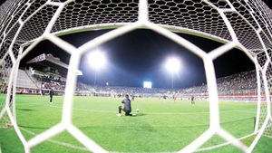 Un nou derby, după o pauză de un an și jumătate. Întâlniri istorice între Rapid și Steaua: cele mai spectaculoase 5 meciuri