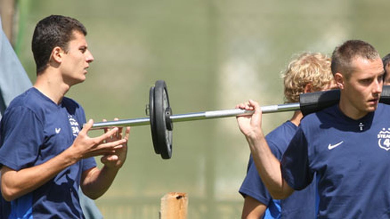 VIDEO / "Dacă pierdem cu Lyon, sperăm la Cupa UEFA"