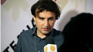 Interviu cu noul impresar acceptat de Dinamo: "Frații Becali au controlat mulți ani piața. Au fost protejați de conducătorii care preferau să primească banii în sacoșe". UPDATE Marți a semnat primul jucător 