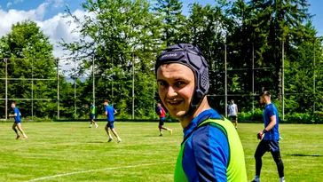 Luca Mihai, fotbalistul care se antrenează cu o cască de protecție după ce a fost băgat în spital de dinamovistul Homawoo, și-a decis viitorul! „Ne-am înțeles cu CFR Cluj”. EXCLUSIV