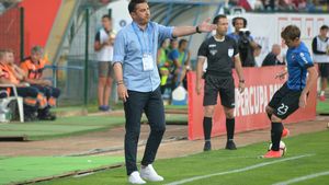 Așa arată un antrenor fericit! Obiectivul lui Claudiu Niculescu pentru noul sezon, după două trofee câștigate în mai puțin de două luni: "Unde văd Voluntariul?"