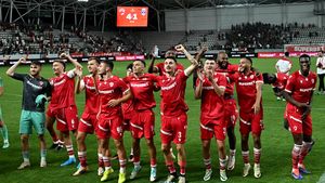 Situație bizară la Dinamo: plătit cu 5000 de euro lunar să se antreneze. A semnat pentru cinci sezoane, a jucat 14 minute, iar Kopic l-a tras pe linie moartă. EXCLUSIV