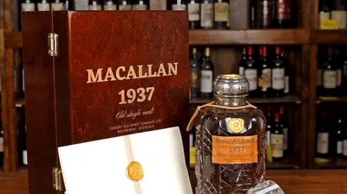 Cât costă cea mai veche sticlă de whisky din România. Este îmbuteliată în cristal de Boemia