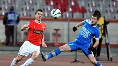 Ce lovitură pentru Dinamo! Două dintre țintele verii pentru "câini" vor semna cu Corona Brașov