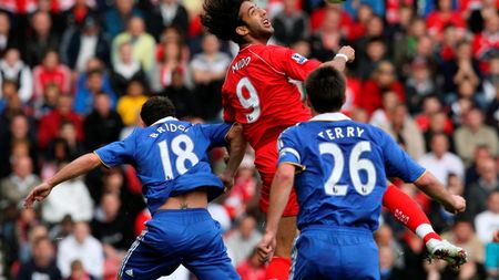 Ashley Cole accidentat, Mancini îl trimite pe Bridge lângă Terry!