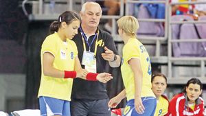 România, debut cu dreptul la "Trofeul Carpați"** Fetele lui Tadici au învins selecționata B tricoloră, la scor