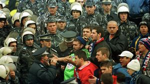 Fanii Stelei sunt scoși în stradă de fostul lider Armata Ultra: "Ce a rămas din club? Un stadion gol, rudele jucătorilor și acoliții creditorului-profitor. Luați înapoi ce vă e mai drag pe lume!"
