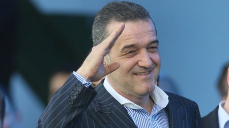 Becali: "Problema mea este ce cumpăr, nu ce vând"