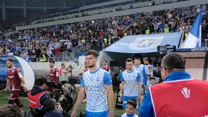 Ce dramă pentru jucătorul Universităţii Craiova! A ratat penalty-ul decisiv, iar naţionala sa vede turneul final la televizor!