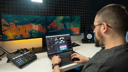 (P) Gabriel Barna vorbește despre uneltele care te ajută să creezi videoclipuri inspiraționale