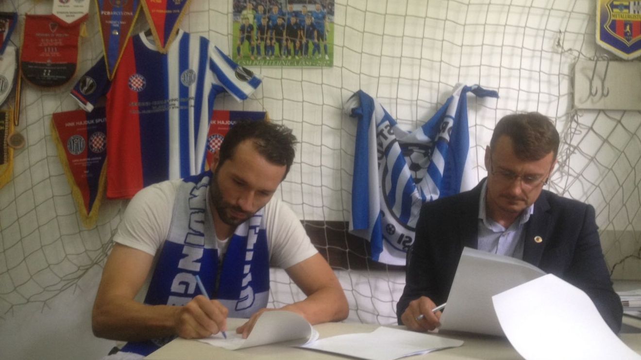 Cosmin Frăsinescu și-a prelungit contractul cu CSM Poli Iași