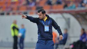 Dică e sincer: "Sunt favorit să fiu demis din primele etape". Ce clauză de reziliere are antrenorul FCSB-ului