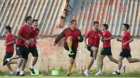 Andone se plânge:** "Am 12 fundași în lot, dar îmi trebuie 4 buni!" VEZI de ce a fost expulzat Helder!