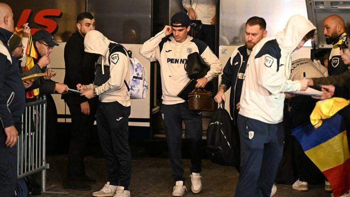 Suedezii l-au întrebat direct pe Gică Hagi cum e să își convoace fiul! Replica „Regelui” a venit imediat: „Sper să facă asta!”