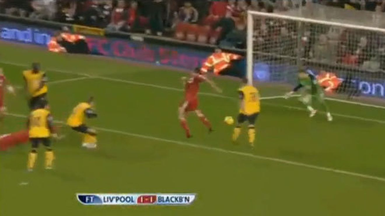 VIDEO Liverpool a crezut că sfârșitul lumii a venit mai devreme!** Două intervenții din altă lume i-au costat două puncte pe "cormorani"