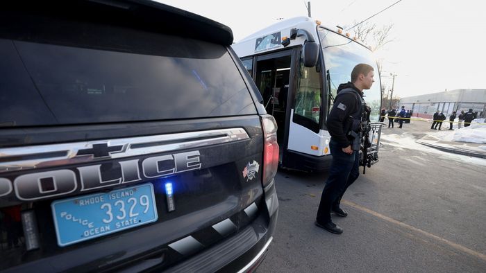 Atac armat la un meci de hochei în SUA. Tatăl unui jucător a deschis focul. Trei persoane decedate, altele în stare gravă