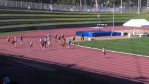 IREAL! Asta e revenirea anului în sport!** VIDEO A recuperat 20 de metri într-o cursă de 100m și a stabilit un nou record! "E noul Bolt!" Ce oferte a primit imediat după: