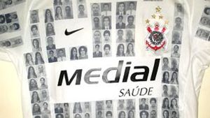 Cu suporterii pe piept