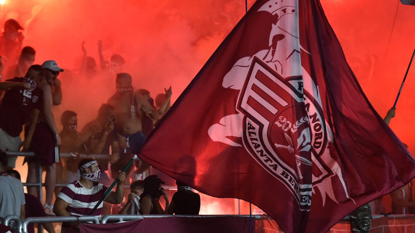 Scandal uriaș la Ovidiu: fanii lui Rapid au refuzat să intre pe stadion și i-au lăsat pe favoriți fără galerie la derby-ul cu Farul! Ce s-a întâmplat