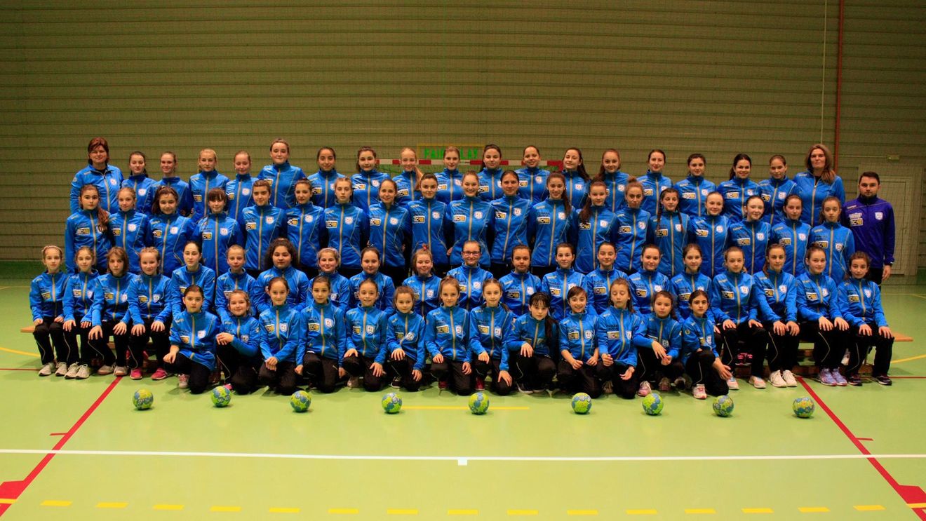 Dar copiii cu ce au greșit? HC Buhuși și-a anunțat retragerea de la Turneul Semifinal din cauza cerințelor de talie ale Federației Române de Handbal. "Suma cheltuită pentru acest turneu nu ar fi justificată" 