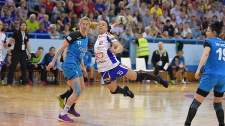 Schimbare de strategie la CSM București! Căliman: "Anul acesta ne dorim un scor la zero cu HCM". Baia Mare și-a găsit un "pitbull" și s-a despărțit de o jucătoare înainte de Supercupă