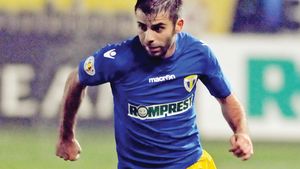 Grecu, dorit și de CFR