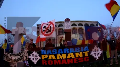 FOTO** Peste 1000 de oameni la mitingul de solidarizare cu protestatarii din Moldova
