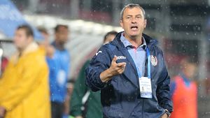 OFICIAL | Mircea Rednic s-a întors la Petrolul: "A semnat un angajament valabil până la finalul sezonului"