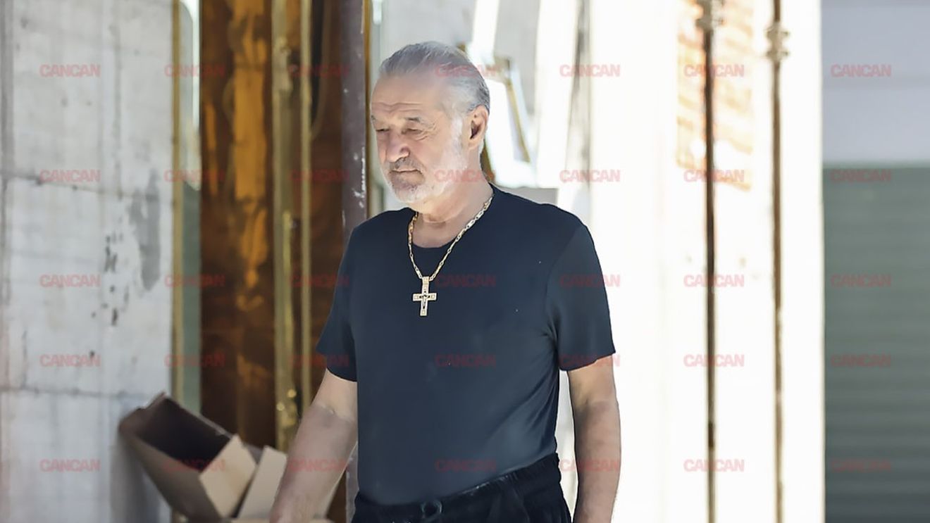 Ce gest a făcut Gigi Becali în fața bisericii pe care o ridică în Pipera