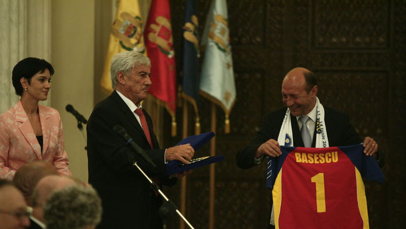 S-a "zguduit" Palatul!