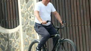 Victor Becali a tuns iarba la Concordia Chiajna! De ce muncea la baza echipei ilfovene: „Ce, e o rușine?”