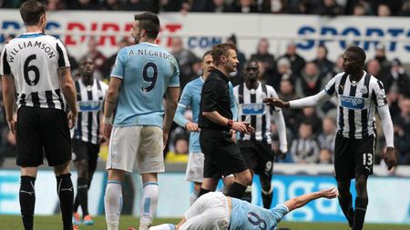 Samir Nasri îi poartă pică lui Yanga Mbiwa! Fundașul a vrut să își ceară scuze, dar a fost ignorat: "Nu am vrut să-l rănesc"