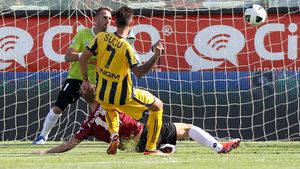 Laude pentru Suciu: "Este un jucător mult peste medie în Serie B. În ianuarie ar putea reveni în Serie A!" 