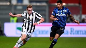 Licitație de 50 de milioane de euro pentru unul dintre cei mai căutați fundași centrali din Europa! Manchester United și FC Liverpool se luptă pentru transferul lui Cristian Romero