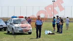 TRAGEDIE! Un jucător de la Delta Tulcea a decedat pe teren!** Fotbalistul nu ar fi primit viza medicală! Posibile cauze ale dramei! Steaua - "U" poate începe cu un moment de reculegere