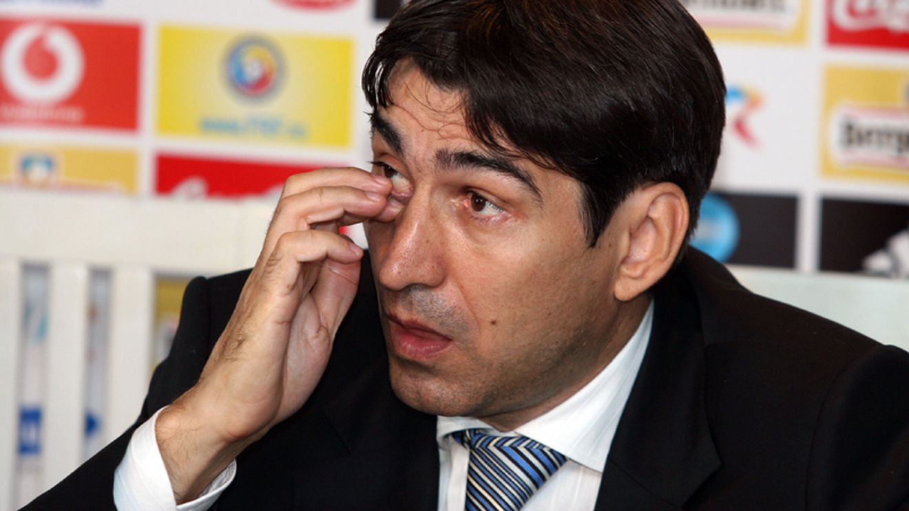 EXCLUSIV / Pițurcă studiază posibilii adversari din sferturi